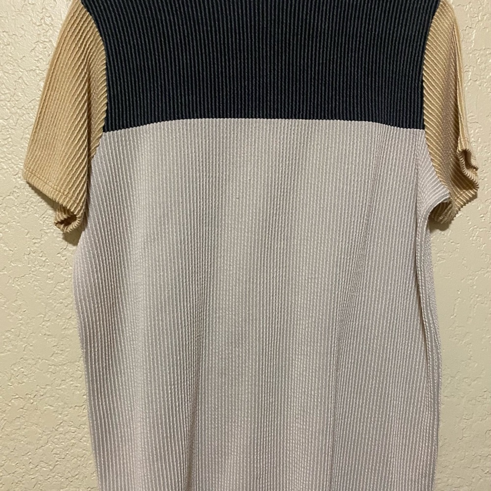 Tres Bien Ribbed Colorblock Top - Picture 2 of 4
